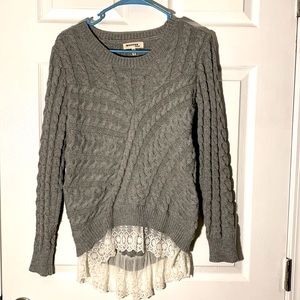 Monteau gray knit sweater lace hem sz medium
